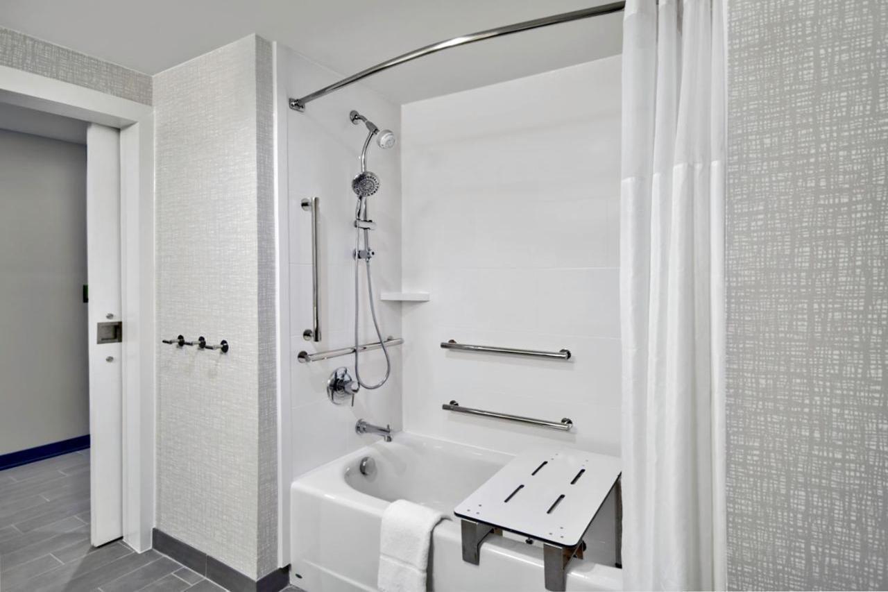 Hampton Inn Abingdon Esterno foto
