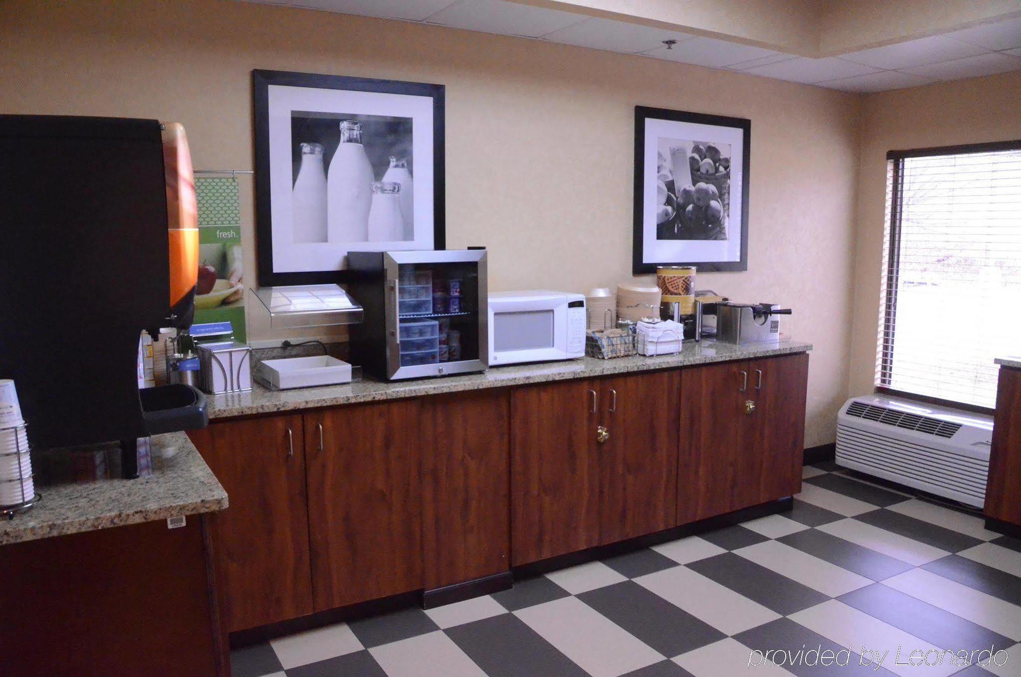 Hampton Inn Abingdon Esterno foto
